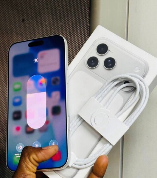 Apple iPhone 17Pro Blanc.