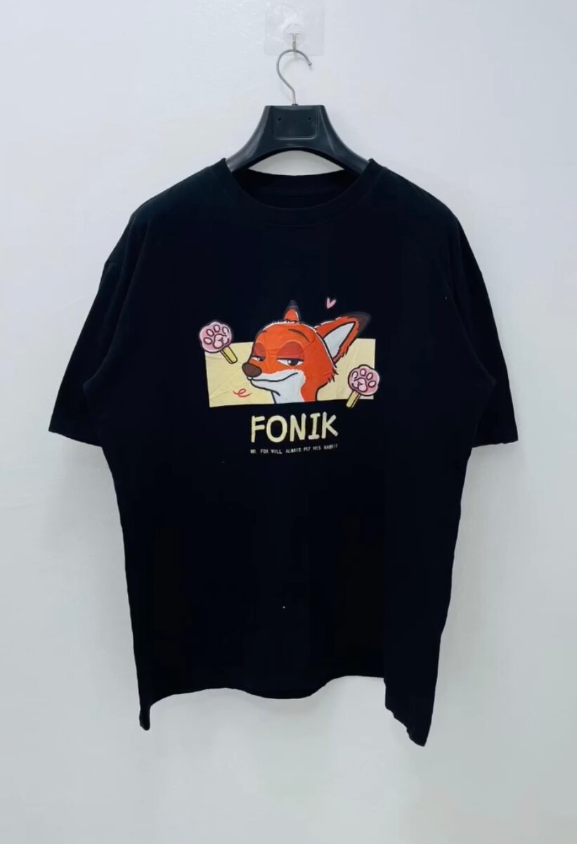 T-shirt noir avec renard