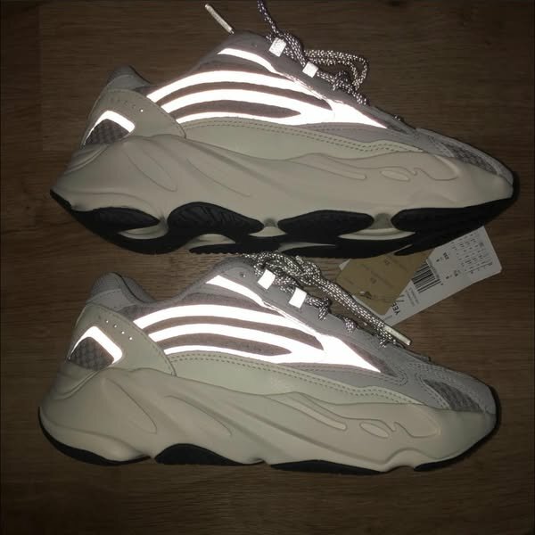 Yeezy 700-V2