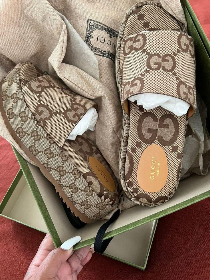 Gucci slippers