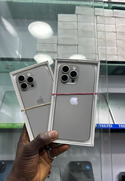 Apple iPhone dans un boîtier