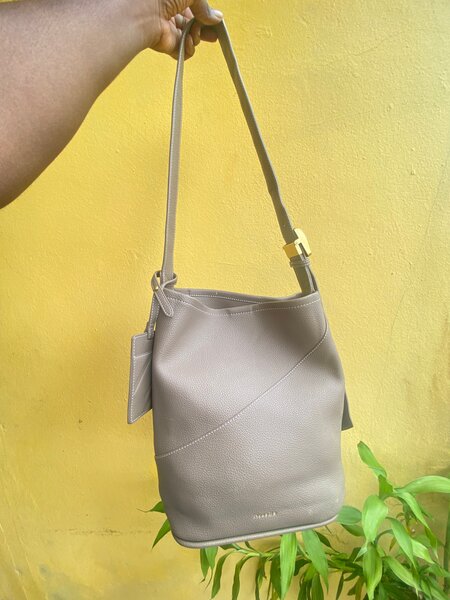 Sac à main en cuir beige