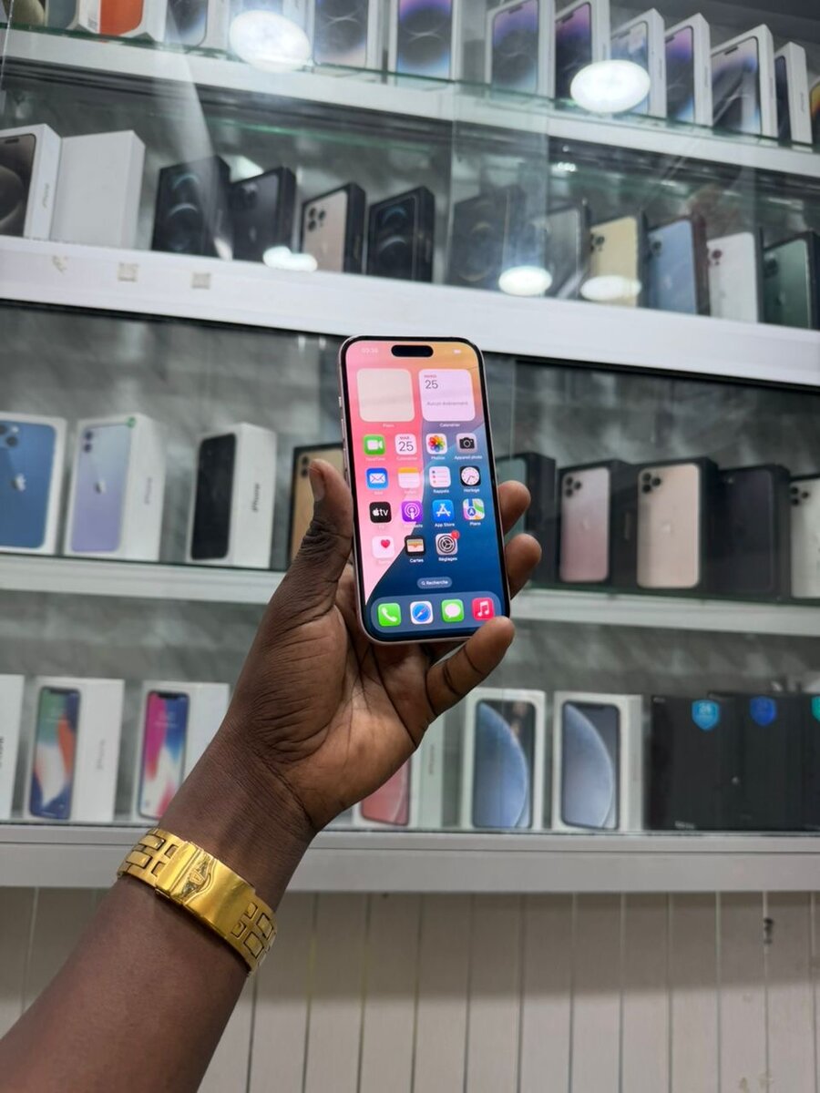 iPhone 15 couleur rose