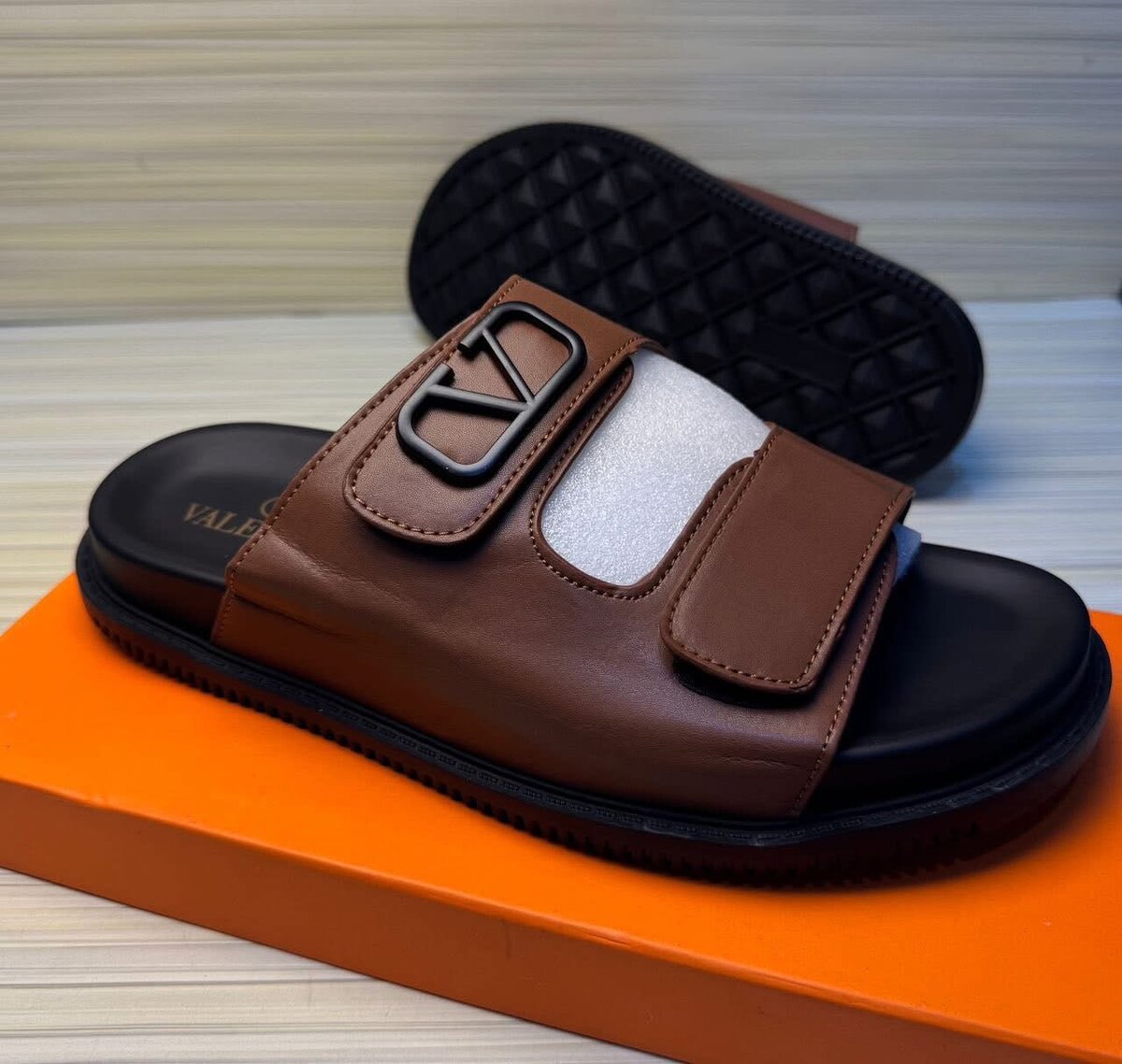 Mules et sandales élégantes