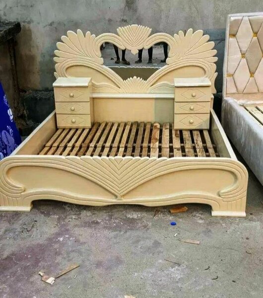 Lit design élégant bois massif