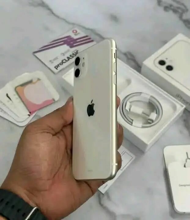 iPhone 11 blanc neuf