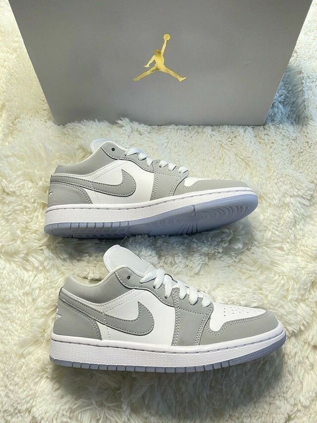 Air Jordan low  grises