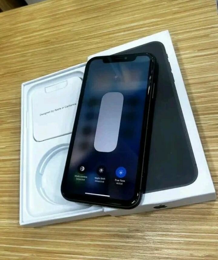 iPhone 11 Noir 64 Go