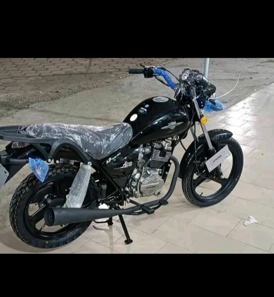 Moto noire neuve