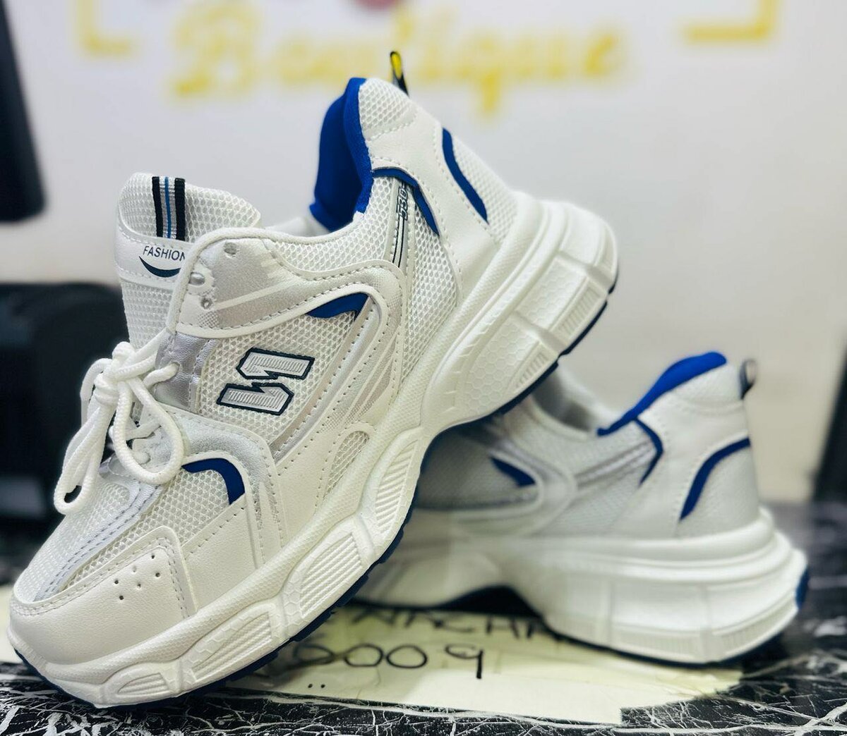 Sneakers (new balance)