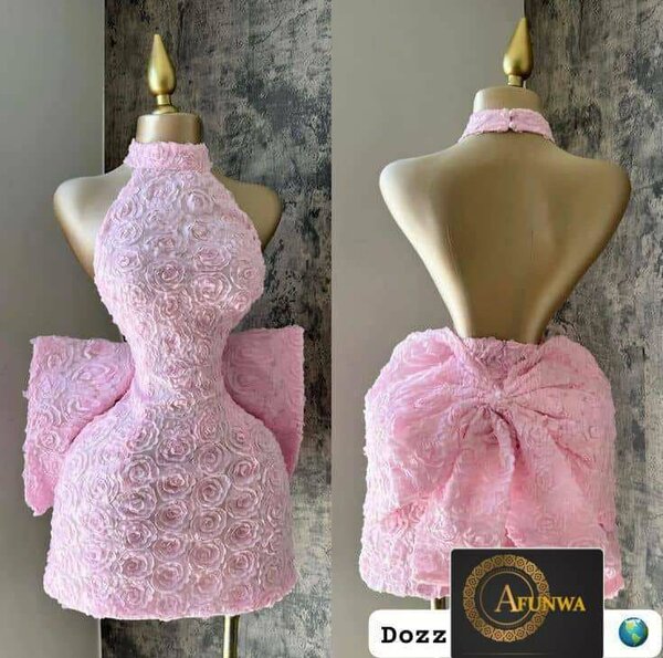 Robe en dentelle blanche élégante