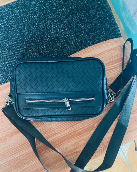 Sac bandoulière en cuir tressé