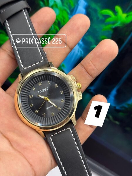Des montres a 5000 f en cuir