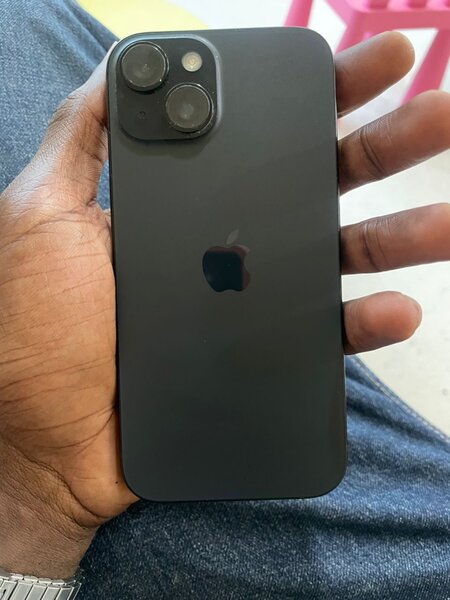 iPhone 15 noir 126 giga