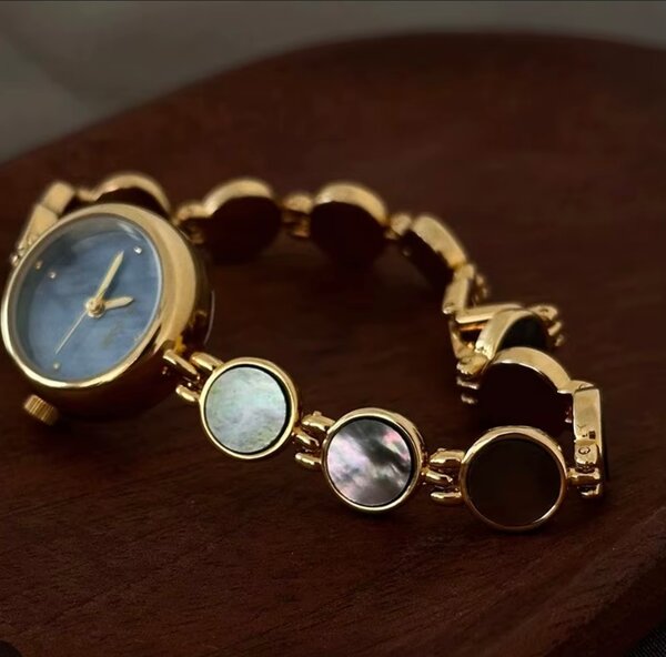 Montre Femme Élégante