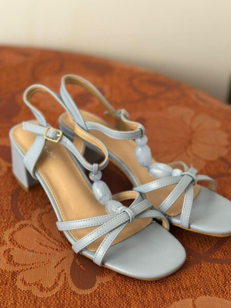 Sandales élégantes en cuir bleu