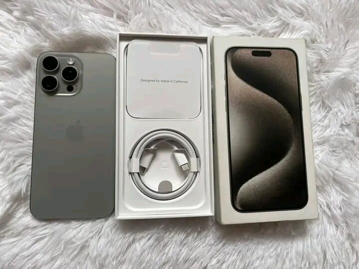 iPhone 15 Pro Max Gris