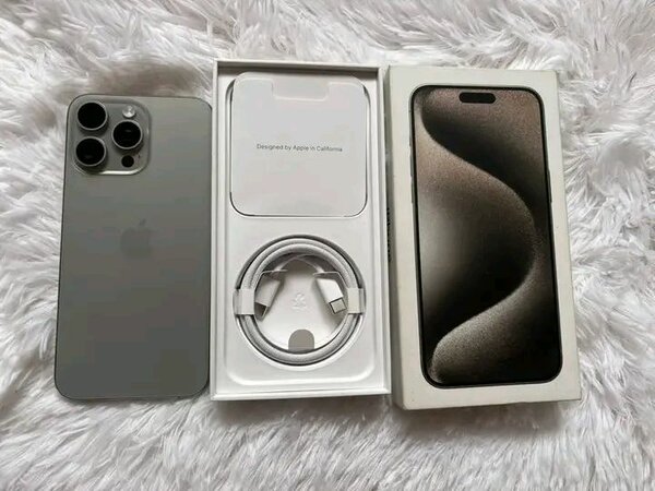 iPhone 15 Pro Max Gris