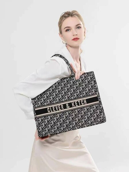 Sac Fourre-Tout Design Élégant