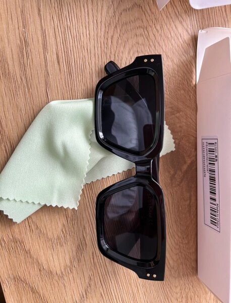 Lunettes de soleil rectangulaires