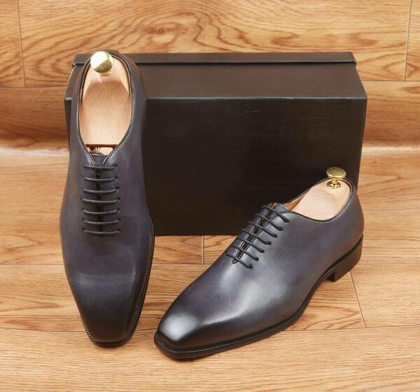 Chaussures habillées en cuir élégant