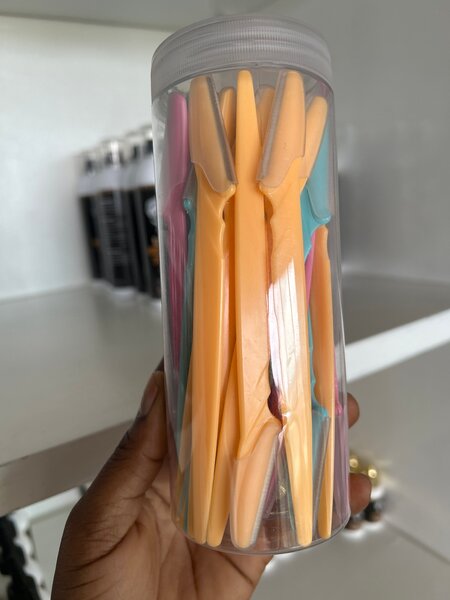 Rasoirs pour visage couleurs vives