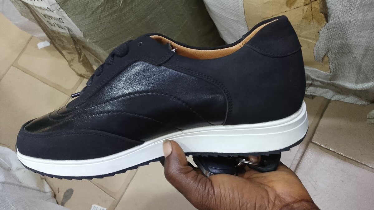 Chaussures élégantes en cuir homme