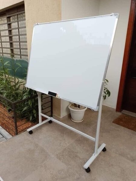 Tableau à marqueur effaçable de dimension 120 x 90