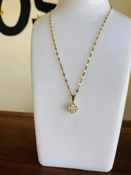 Sian Diamond stimulant necklace 💎 sparkly 14 karat gold 