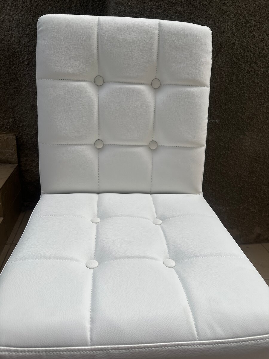 Chaise design cuir blanc x2