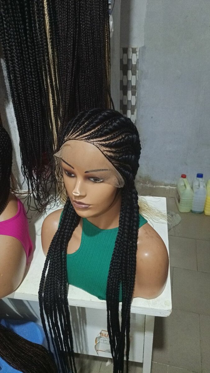 Perruque tressée longue