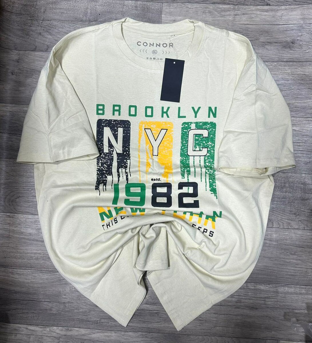 T-shirt graphique tendance