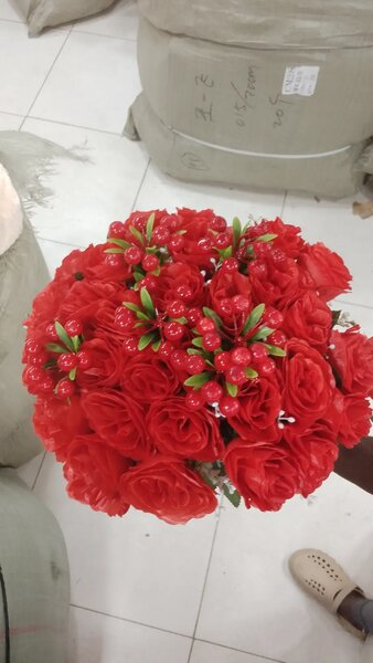 Petit bouquet de fleurs rouges