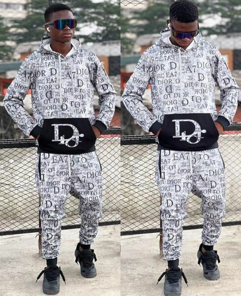 Ensemble sport à capuche