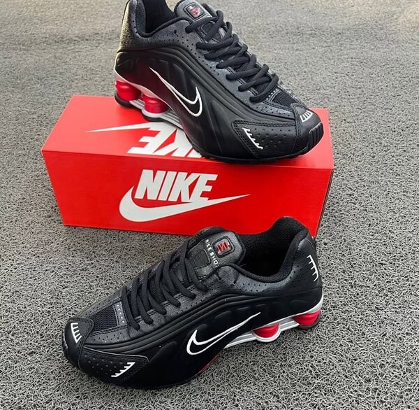 NIKE SHOX R4 COMET RED ️