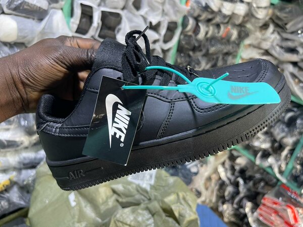 Baskets Nike Air Noires Homme