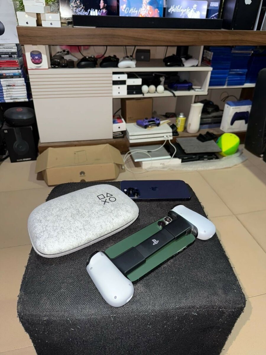 PlayStation Backbone (iPhone )