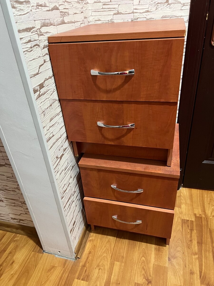 Прикроватный тумбочки