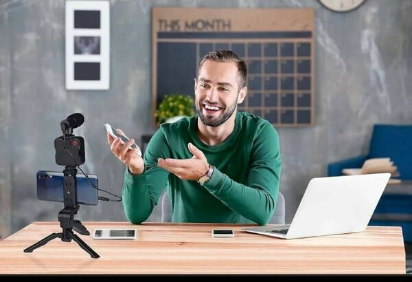 Support téléphone pour micro et éclairage LED