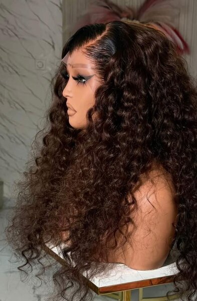 Perruque Bouclée en Dentelle