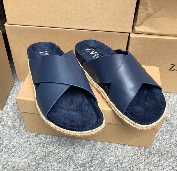 Sandales plates en cuir pour homme