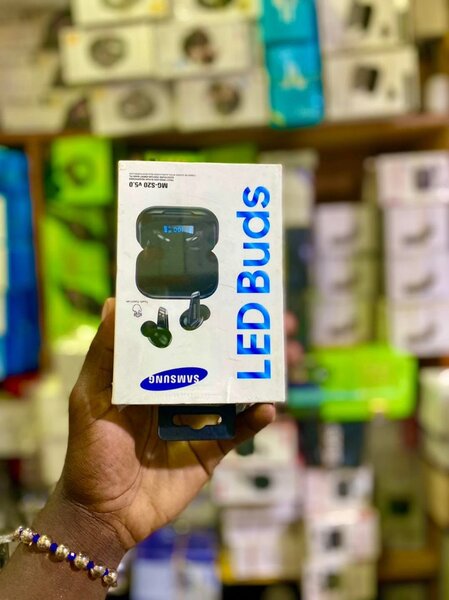 Écouteurs LED Wireless