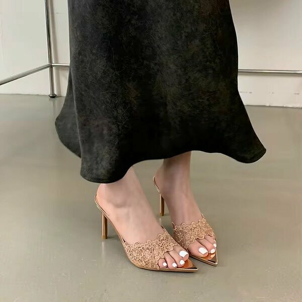 Mules à talon dentelle beige