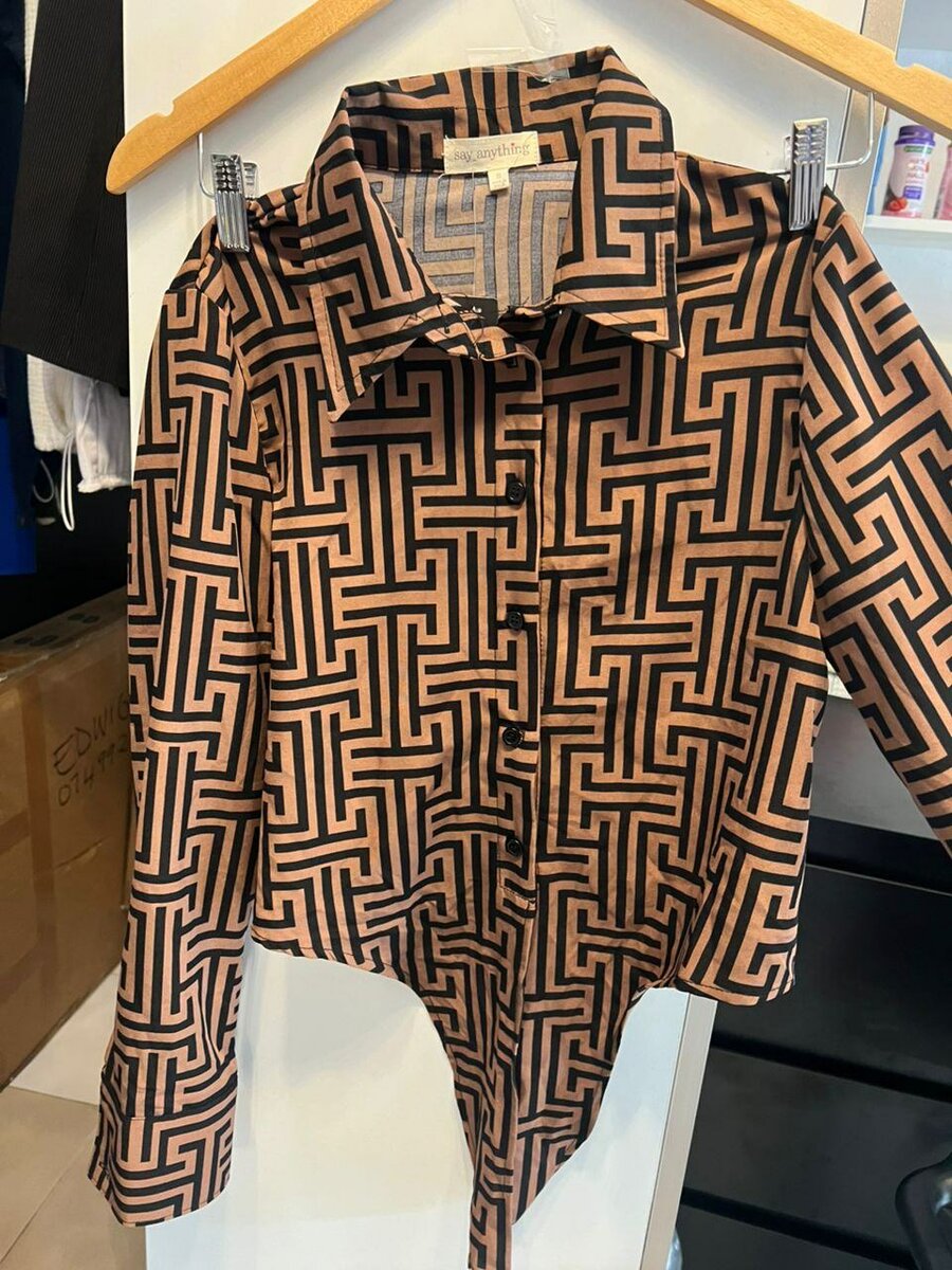 Chemise géométrique élégante