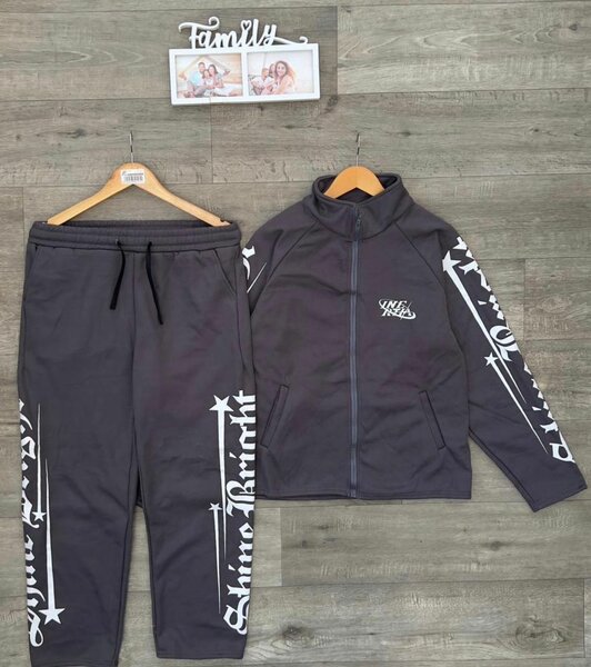 Ensemble de survêtement style urbain