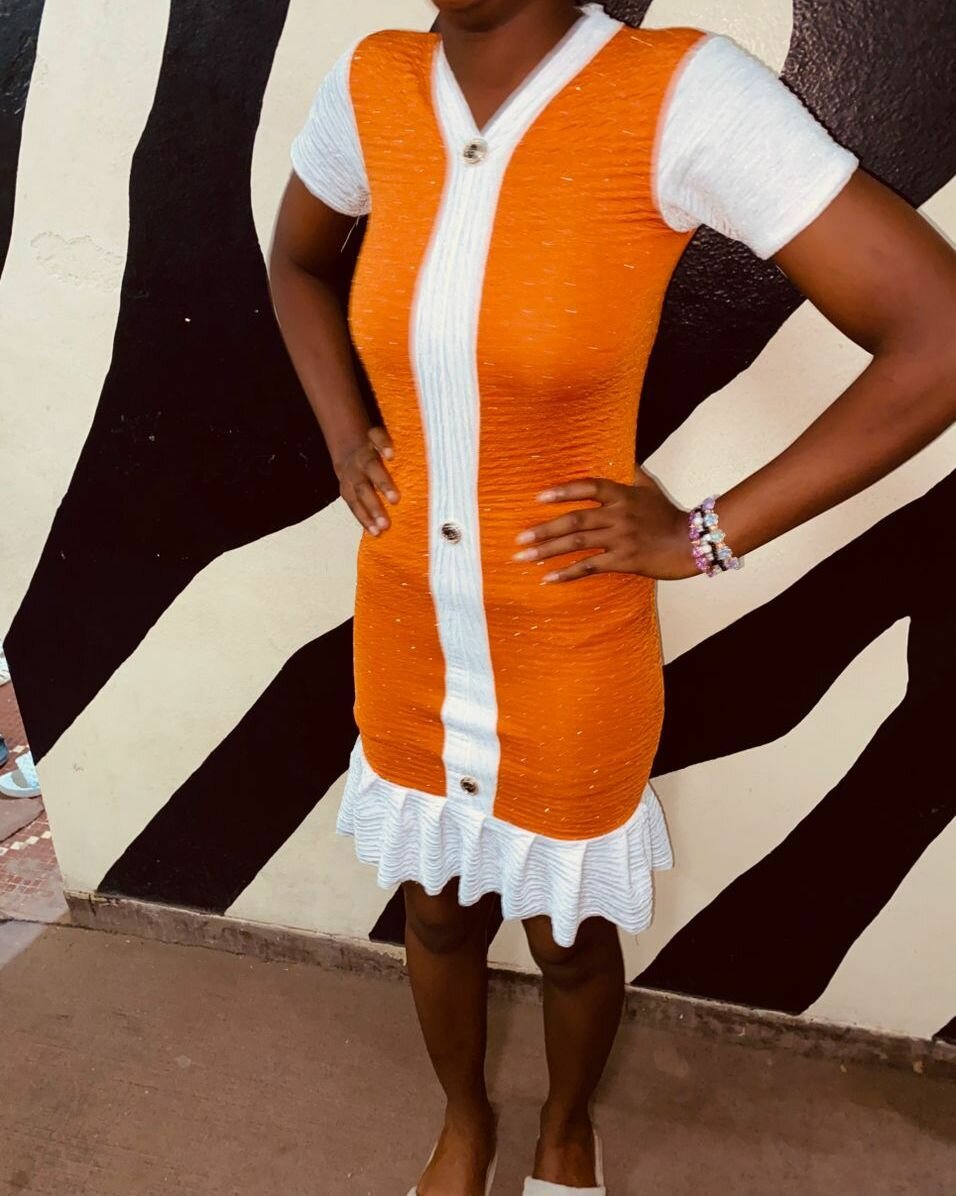 Robe orange et blanc pour femme