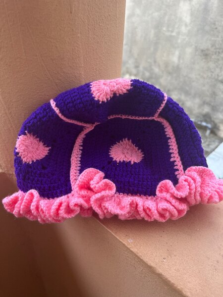 Bonnet en crochet coloré