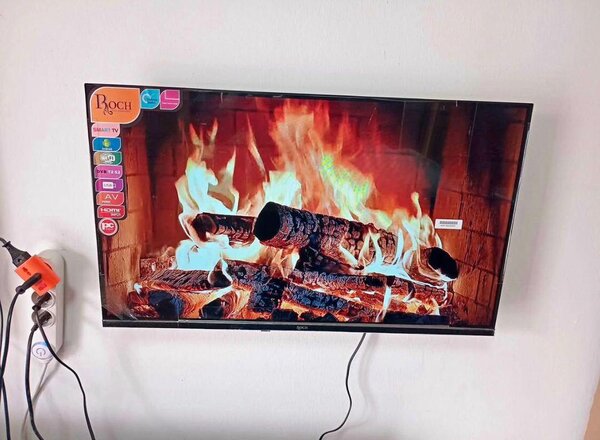 Téléviseur LED Smart UHD