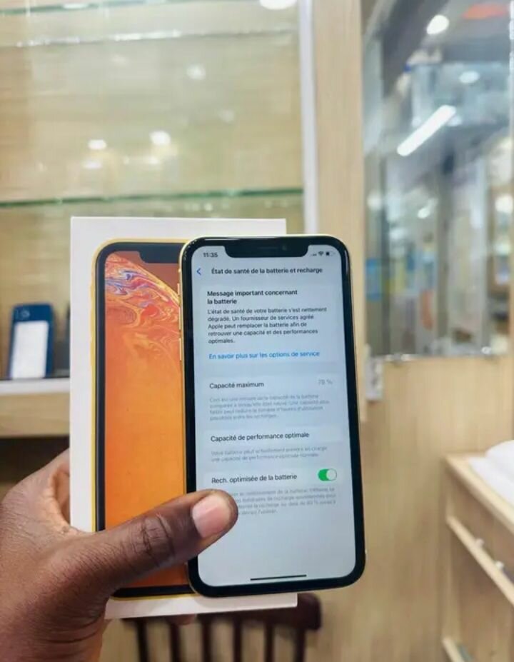 iPhone Bicolore 64 Go Jaune