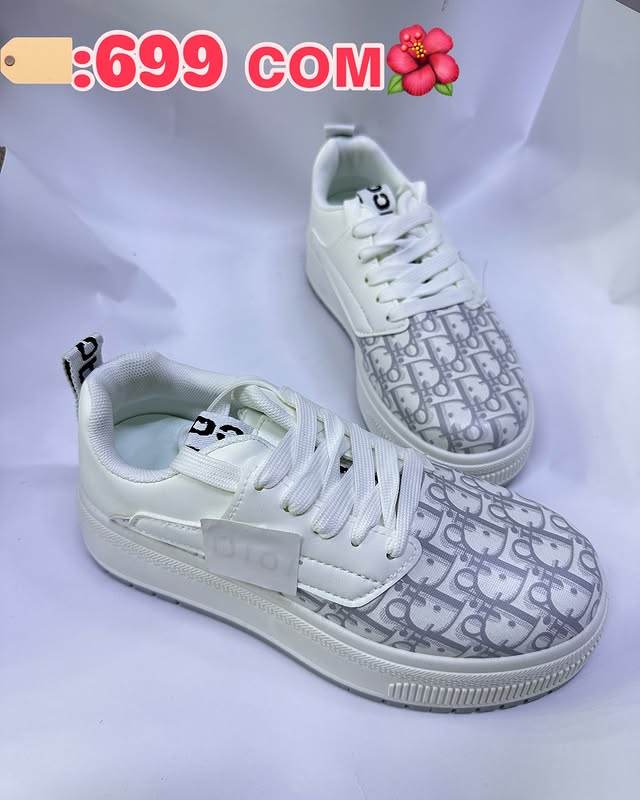 Кроссовки бело-серые